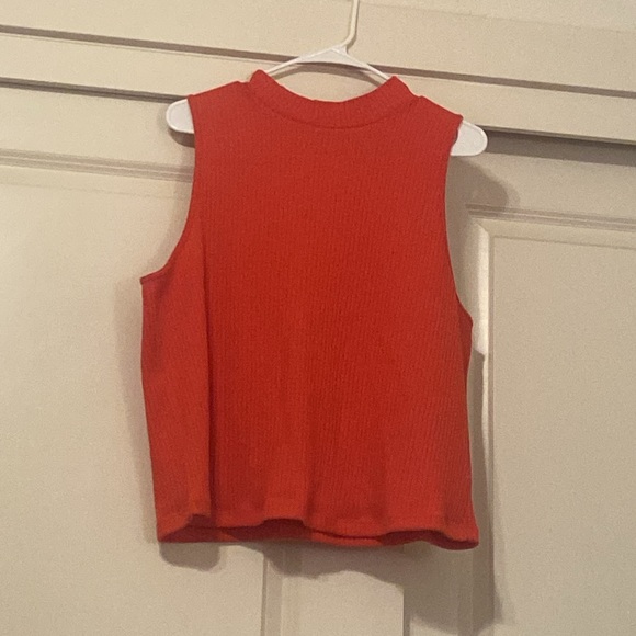 Fitted sleeveless mock-neck top - Picture 1 of 8